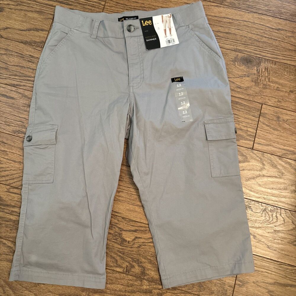 Lee Women's Skimmer Cargo Pants NWT Gray Capris Flex-To-Go Size 12 Mid Rise 17"